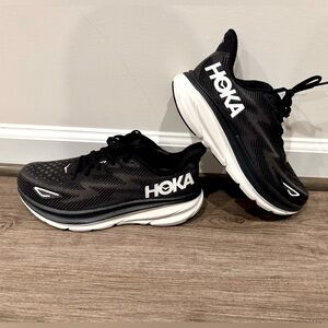 Hoke One One - Clifton 9 - Men 8D (new with box)